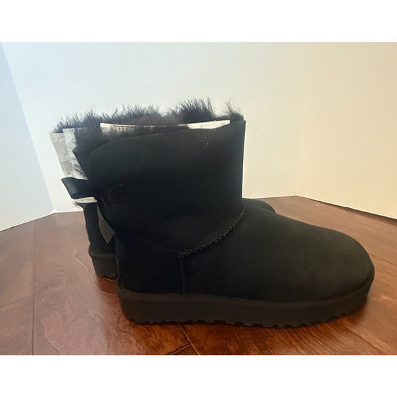 UGG Mini Bailey Bow II Black Suede Shearling Boots Women’s Size 7 New in Box - Picture 7 of 7